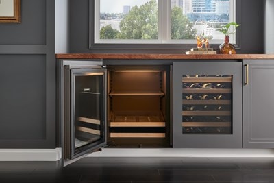 Sub-Zero 24" Designer Undercounter ADA Height Beverage Center - Panel Ready